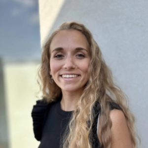 laure van den akker